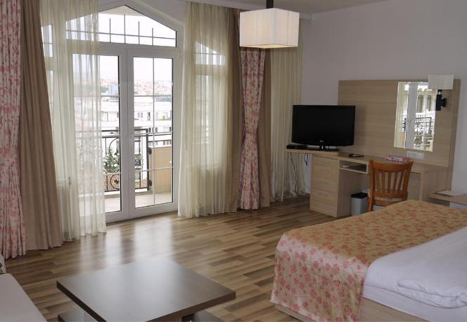 פרישטינה Hotel Pinocchio מראה חיצוני תמונה