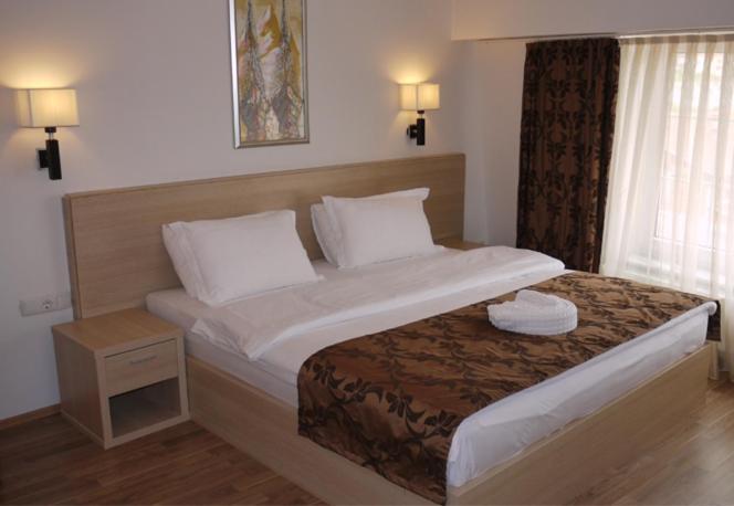 פרישטינה Hotel Pinocchio מראה חיצוני תמונה
