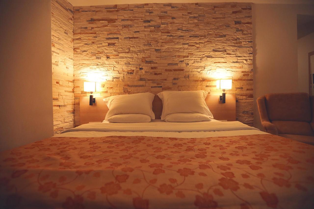 פרישטינה Hotel Pinocchio מראה חיצוני תמונה