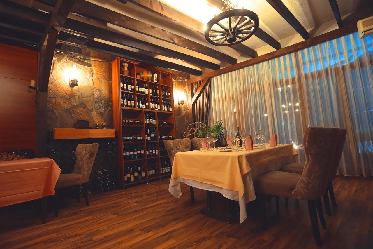 פרישטינה Hotel Pinocchio מראה חיצוני תמונה